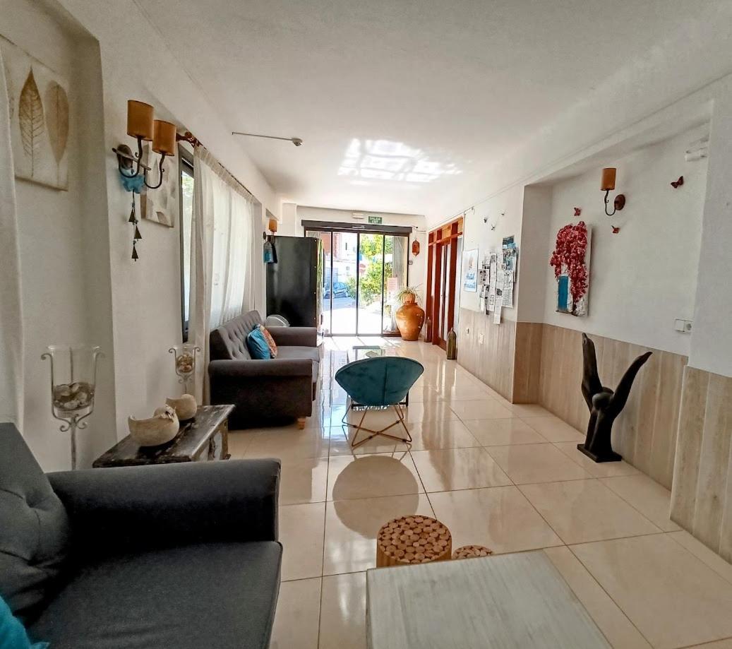 Hostal Horizonte Sant Antoni de Portmany Extérieur photo The lobby of the hotel