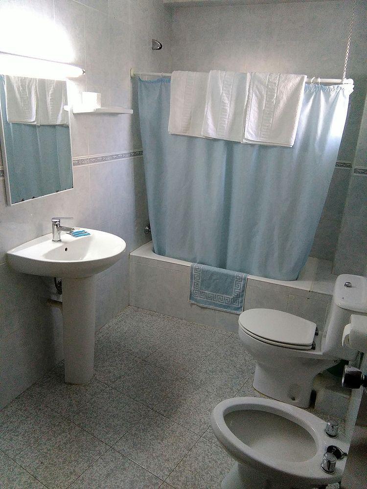 Hostal Horizonte Sant Antoni de Portmany Extérieur photo Bathroom