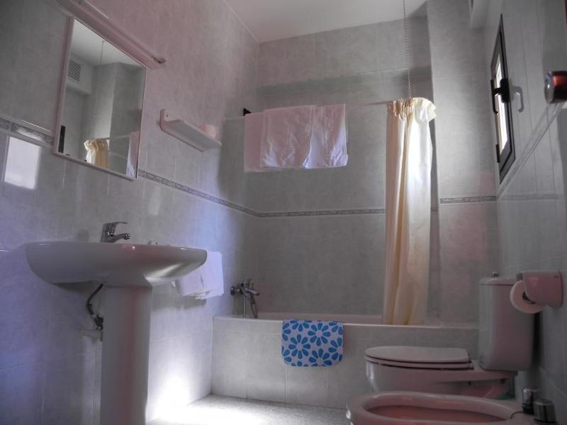 Hostal Horizonte Sant Antoni de Portmany Extérieur photo Bathroom