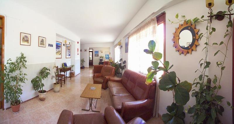 Hostal Horizonte Sant Antoni de Portmany Extérieur photo The lobby of the hotel