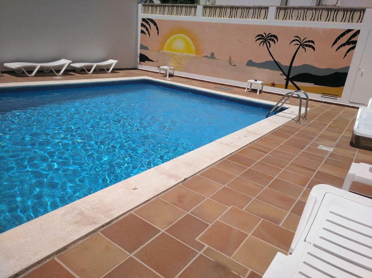Hostal Horizonte Sant Antoni de Portmany Extérieur photo A swimming pool
